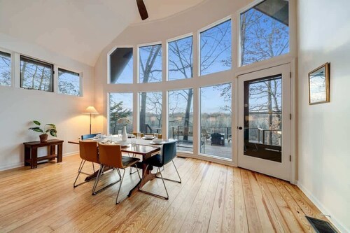 Exclusive Wooded Chalet w Magnificent River Views