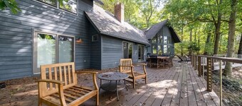 Exclusive Wooded Chalet w Magnificent River Views