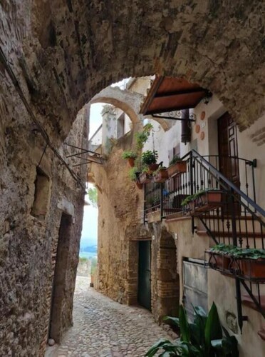 Casa Romantica in un Borgo Antico in Sabina
