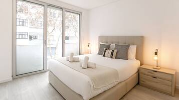 3 dormitorios, tabla de planchar con plancha, Internet y ropa de cama