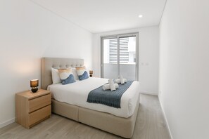 3 chambres, fer et planche à repasser, lit parapluie, accès Internet