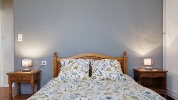 2 Schlafzimmer, BĂŒgeleisen/BĂŒgelbrett, kostenloses WLAN, BettwĂ€sche