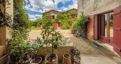 Petite maison 'ĂchappĂ©e Bel' avec terrasse partagĂ©e, jardin partagĂ© et Wi-Fi