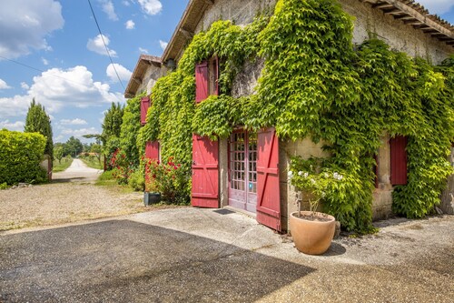 Petite maison "Bel En Rouge" avec terrasse partagée, jardin partagé et Wi-Fi