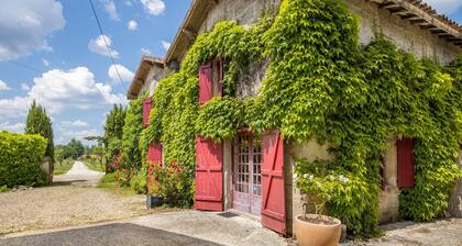 Petite maison "Bel En Rouge" avec terrasse partagée, jardin partagé et Wi-Fi