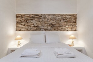 2 slaapkamers, een strijkplank/strijkijzer, gratis wifi, beddengoed