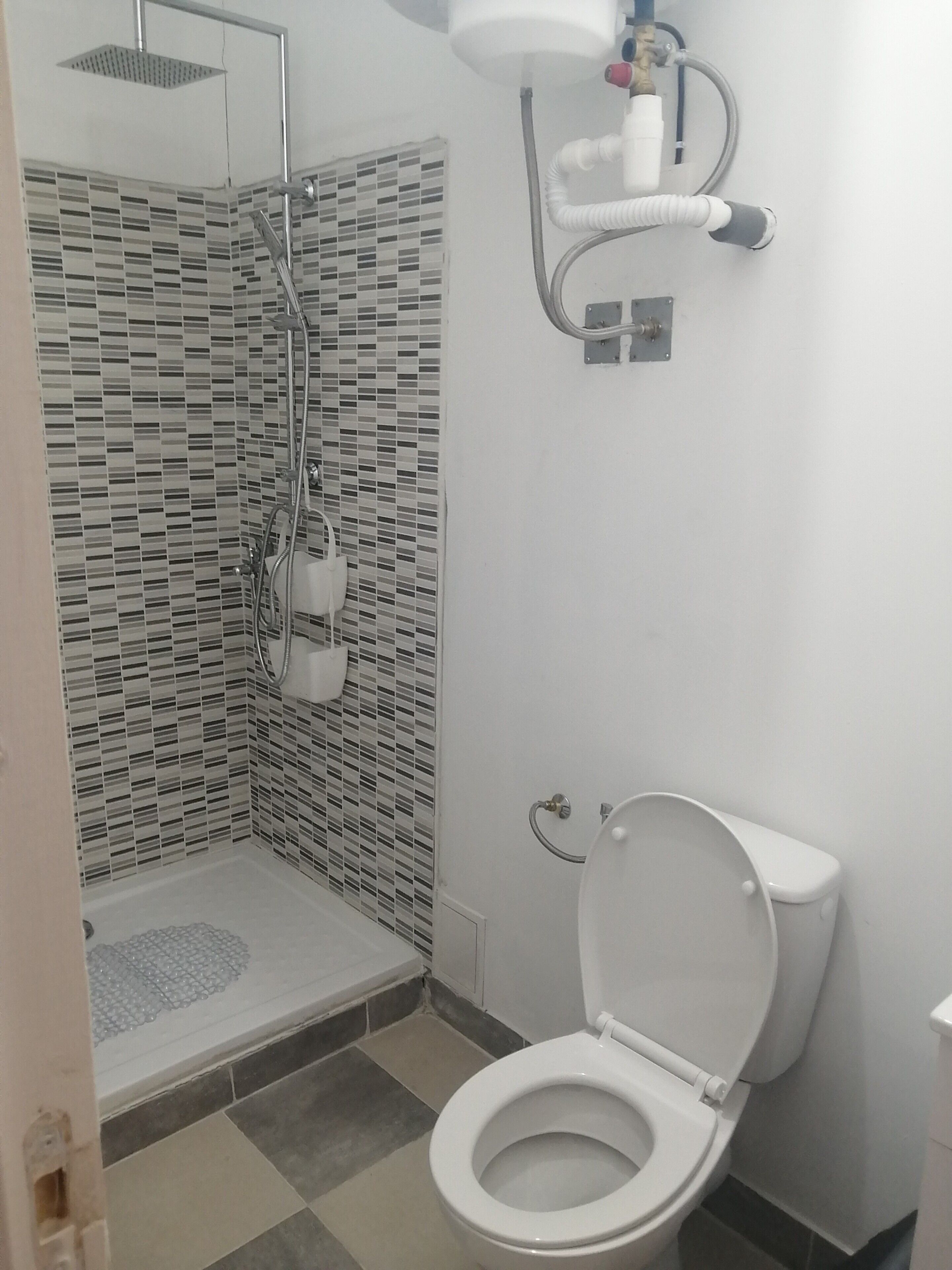 Shower, towels