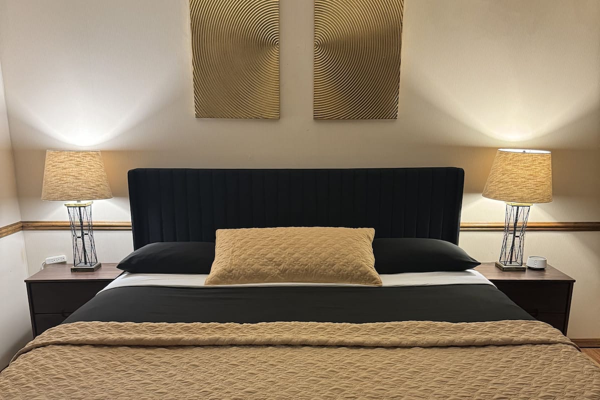 Room 102 | 1 bedroom, individually decorated, individually furnished, soundproofing