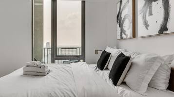 2 bedrooms, desk, iron/ironing board, WiFi