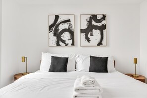 2 Schlafzimmer, Schreibtisch, Bügeleisen/Bügelbrett, WLAN