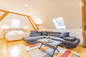 Fernseher, Tischtennisplatte