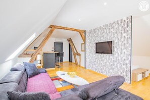 Fernseher, Tischtennisplatte