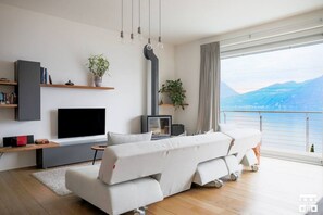 TV - BELAGO by Design Studio (Bellano)