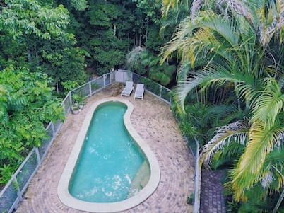 Unique Guest Suite retreat nestled in acres of rainforest
