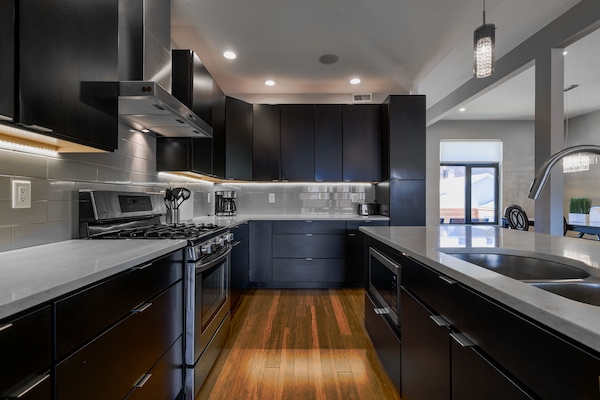 Refrigerador, microondas, horno, placa de cocina