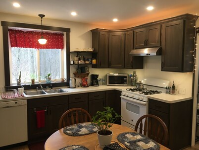 Cozy two bedroom house close to Middlefield, and not far from Route 80 and 422