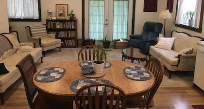 Cozy two bedroom house close to Middlefield, and not far from Route 80 and 422