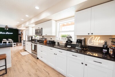 Casa Espacio - Fun Family Pool Home w/ Hot Tub & Game Room!