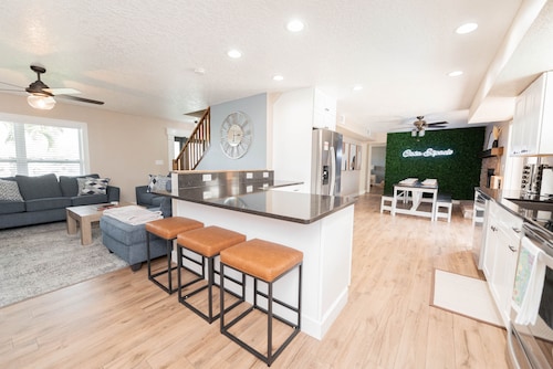 Casa Espacio - Fun Family Pool Home w/ Hot Tub & Game Room!