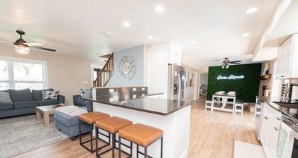 Casa Espacio - Fun Family Pool Home w/ Hot Tub & Game Room!