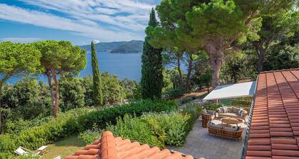 Villa Ondina Elba Island near the sea