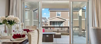 6mo+ Furnished Gem|3BR Aurora Home|WFH Ready