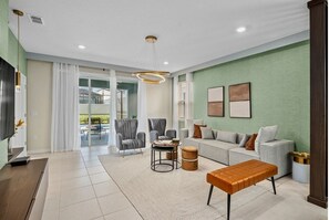 Smart-TV, Videospiele, Tischfußball, Bücher