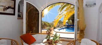 BEAUTIFUL VILLA WITH VIEWS OF THE SEA AND THE MOUNTAINS.
WITH WELLCOME PACK!!!!