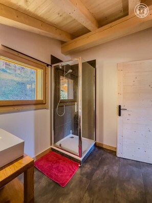 Een douche, een haardroger