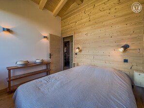 5 camere, ferro/asse da stiro, Wi-Fi gratuito