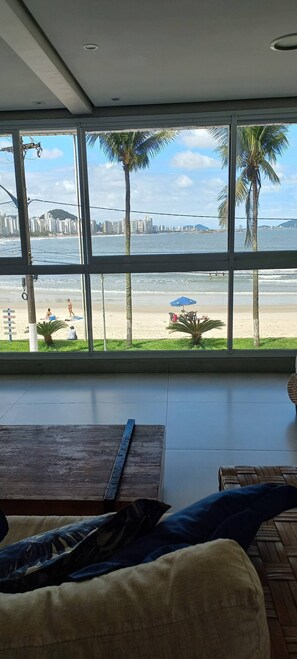 Interior - Apto Frente ao mar , Andar Alto, Moderno, Confortável ...vista Espetacular (Vila Luis Antonio Guarujá)