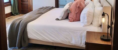 3 bedrooms, desk, iron/ironing board, travel cot