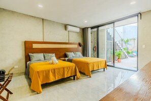 Premium bedding, down duvets, pillow-top beds, minibar - Meriblau Hotel Boutique (Mérida)