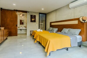 ห้องดีลักซ์ดับเบิล | เครื่องนอนระดับพรีเมียม, ผ้านวมขนเป็ด, เตียงพร้อมฟูกเสริมที่นอน