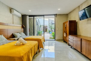 Deluxe Δίκλινο Δωμάτιο (Double) | Κλινοσκεπάσματα υψηλής ποιότητας, πουπουλένια παπλώματα 