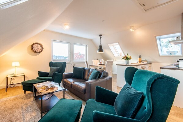 Unclassified image, 1 of 49, button