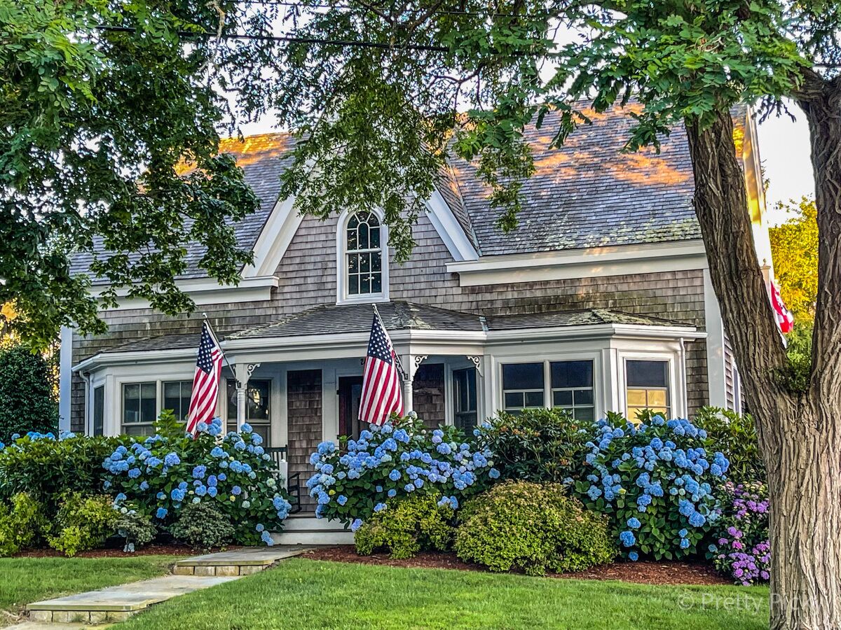 Heart of Chatham Village! 024-C