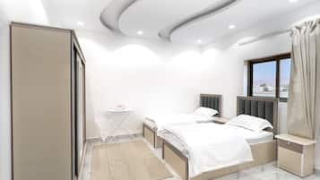 Luxury Apartment | 3 bedrooms, iron/ironing board, free WiFi