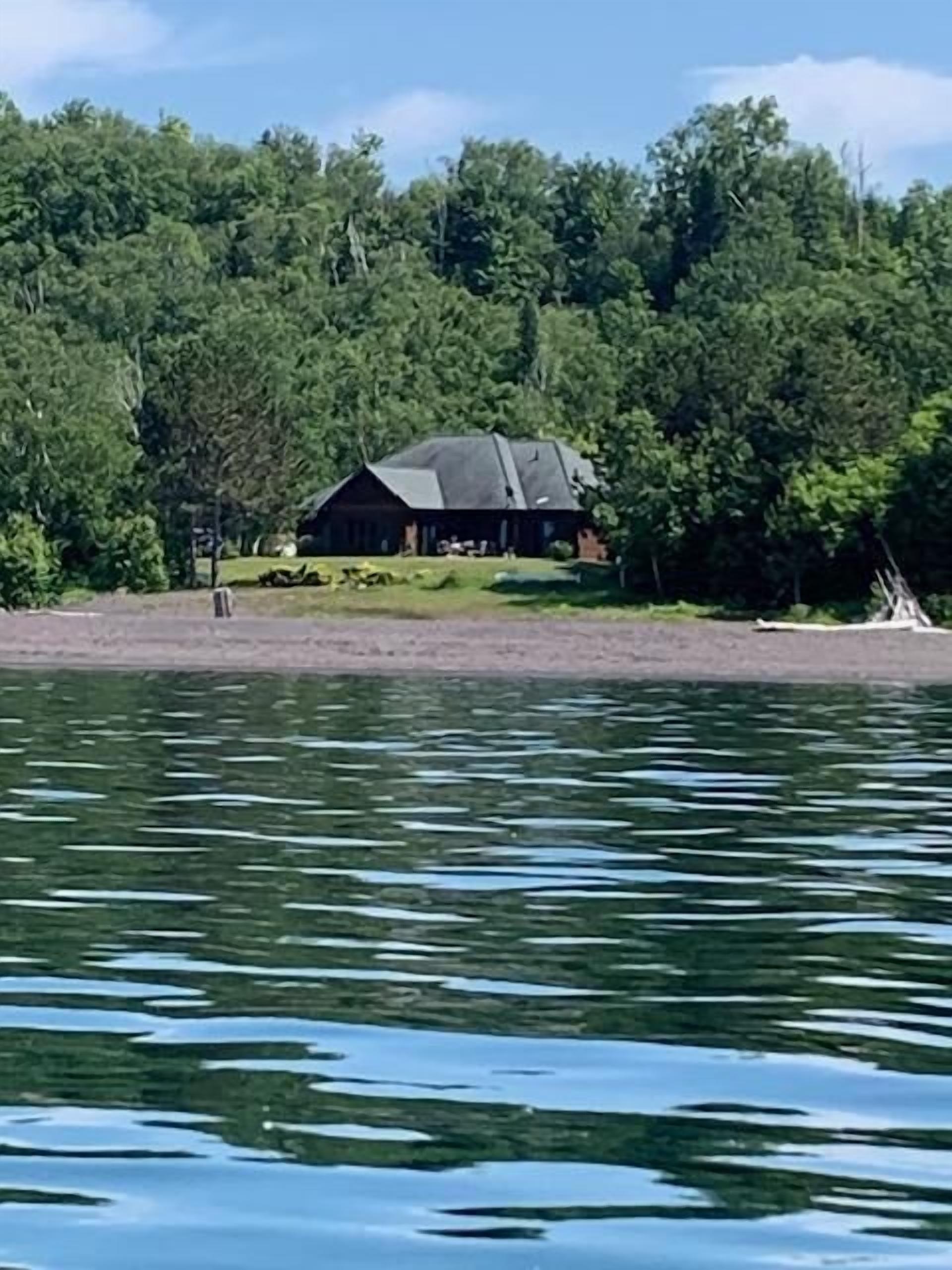 Superior Retreat-  On Lake Superior, dogs allowed,