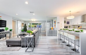 المنشأة من الداخل