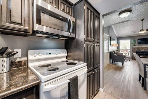I18 – World Cup Stay - 18 min to AT&T - Sleeps 4 - Free Parking