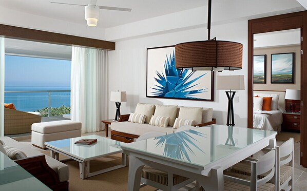 Smart TV, fireplace, stereo