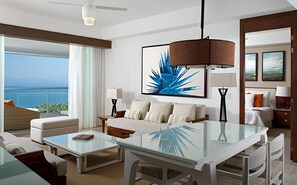 Smart TV, fireplace, stereo