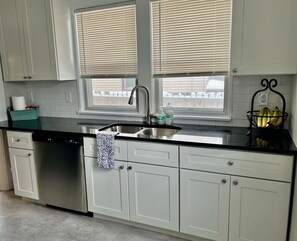 Microwave, oven, stovetop, dishwasher - Downtown Home Away from Home 3BR/3BA (Rochester)