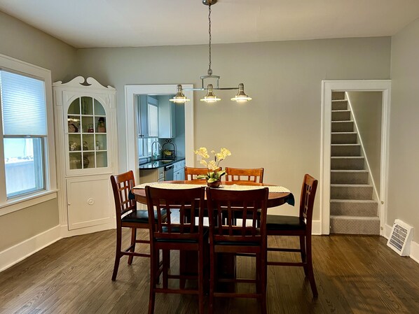 Dining - Downtown Home Away from Home 3BR/3BA (Rochester)