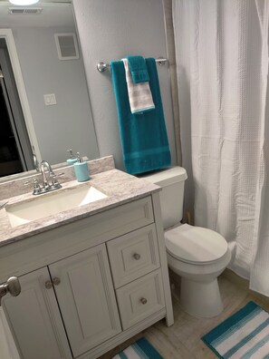 Hair dryer, towels, soap, shampoo - 25% OFF 1BD Apt, HWY161/183 DFW South, Irving I32 (Irving)