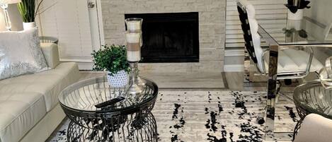 Smart TV y chimenea