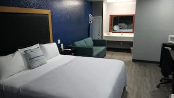 Basic Triple Room, 1 King Bed with Sofa bed, Non Smoking