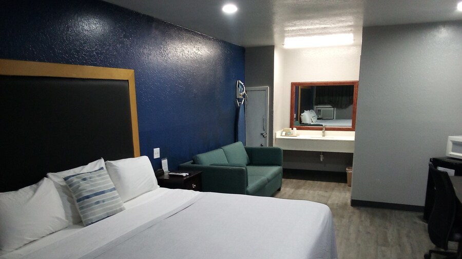 Coachman's Inn & Suites