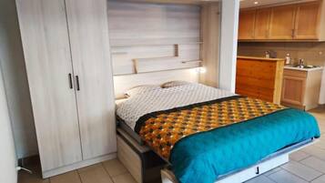 1 bedroom, free WiFi, bed sheets